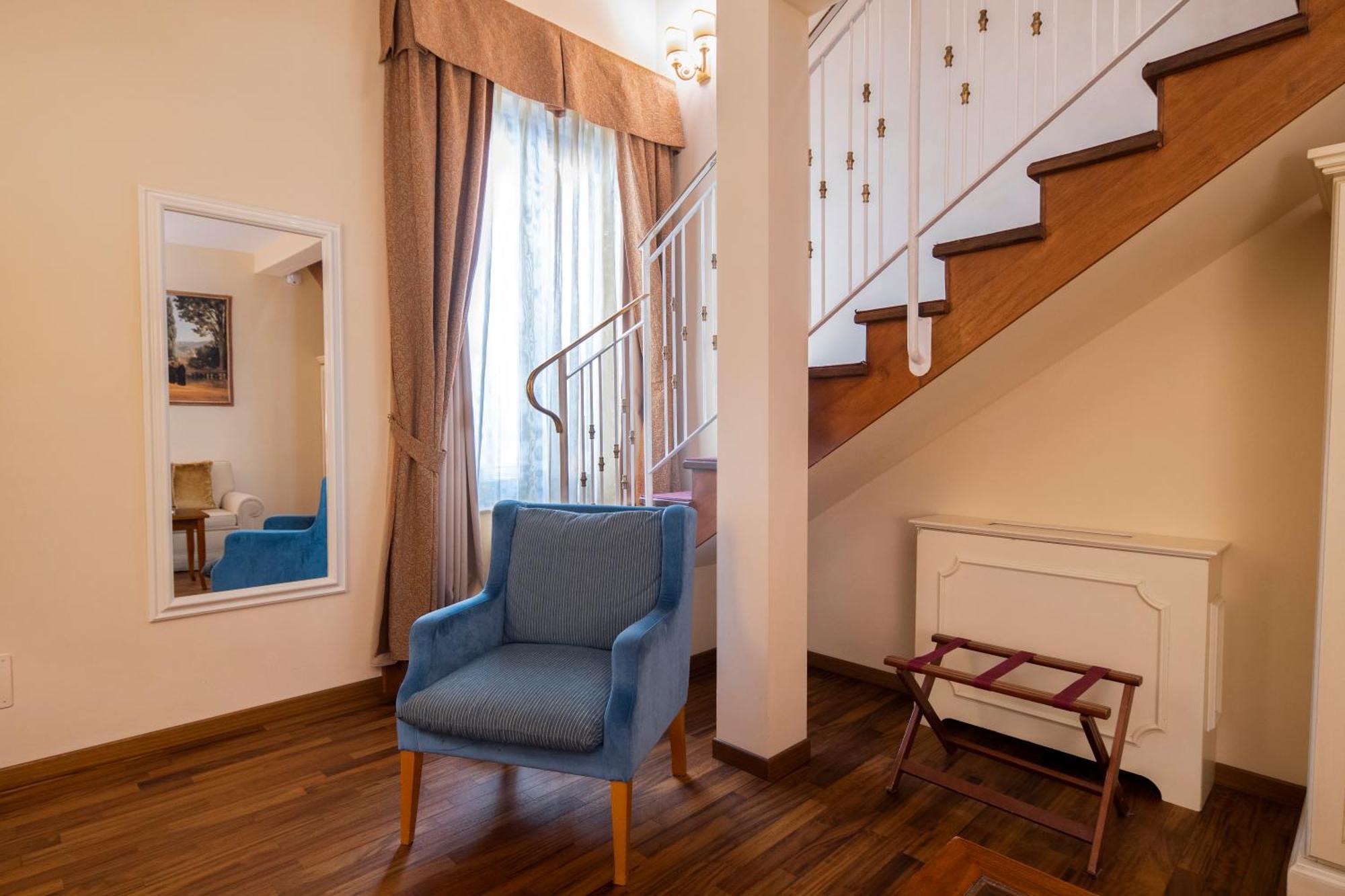 Golden Tower Hotel & Spa Firenze Kültér fotó Interior of the hotel
