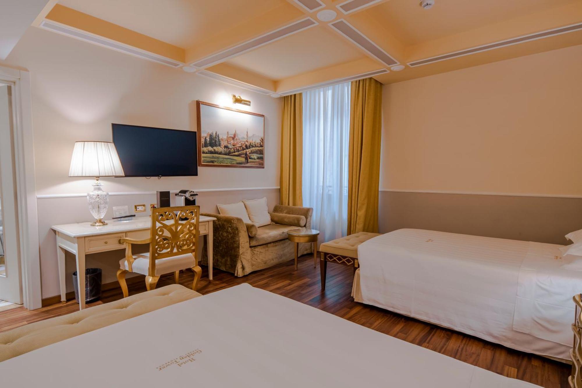 Golden Tower Hotel & Spa Firenze Kültér fotó A room at the hotel